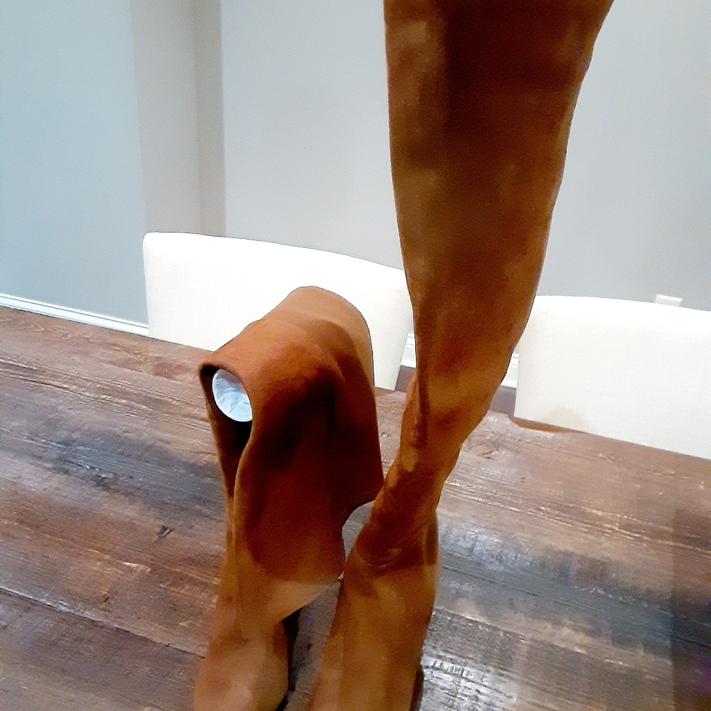 BOOTS - Picture 5 of 16